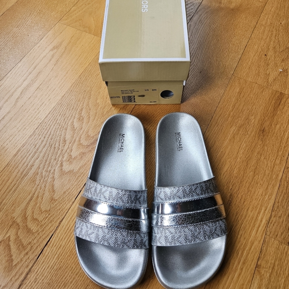 Michael Kors Metallic Silver Brandy Slides NWB - Picture 2 of 14